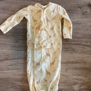 Gown with giraffes (hat included)